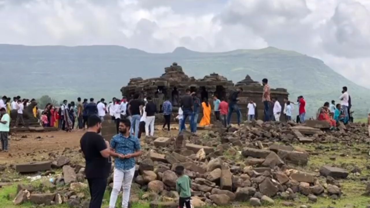 पावसाळा आणि त्यानंतरचे काही महिने मिळून हे मंदिर 8 महिने पाण्याखाली असते. साधारण मार्च महिन्यात पाण्याची पातळी कमी झाल्यानंतर हे मंदिर पाण्याबाहेर येते 
