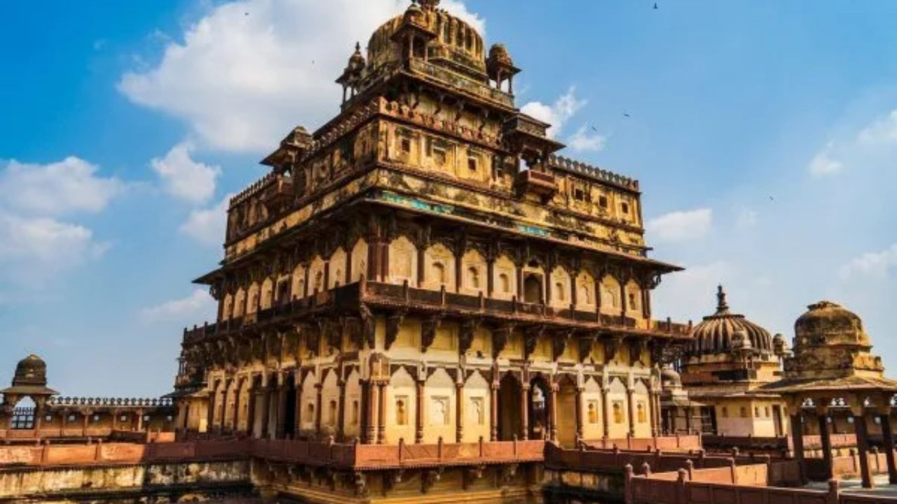 400 वर्षे जुना भारताचा तो 'अशुभ राजवाडा', वसलाय पाण्याच्या आत; जहांगीरच्या स्वागतासाठी राजाने केली होती याची उभारणी