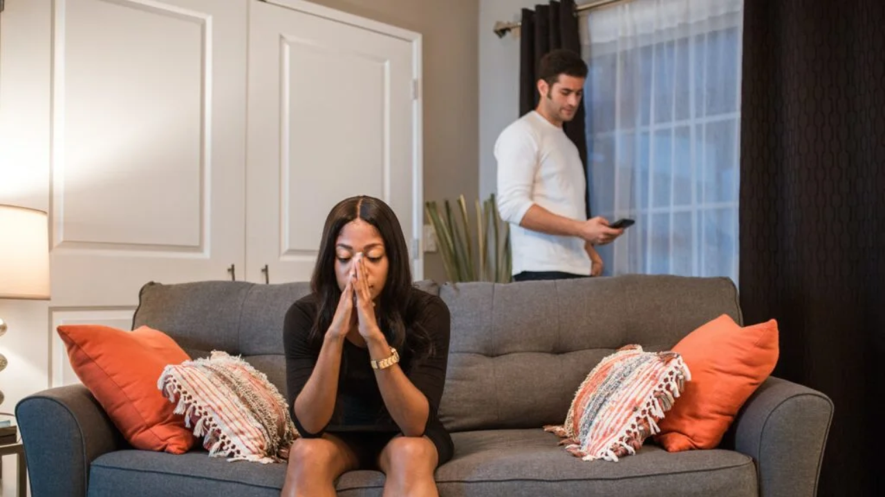 काय असतं रूममेट सिंड्रोम? जाणून घ्या कारणे आणि उपाय