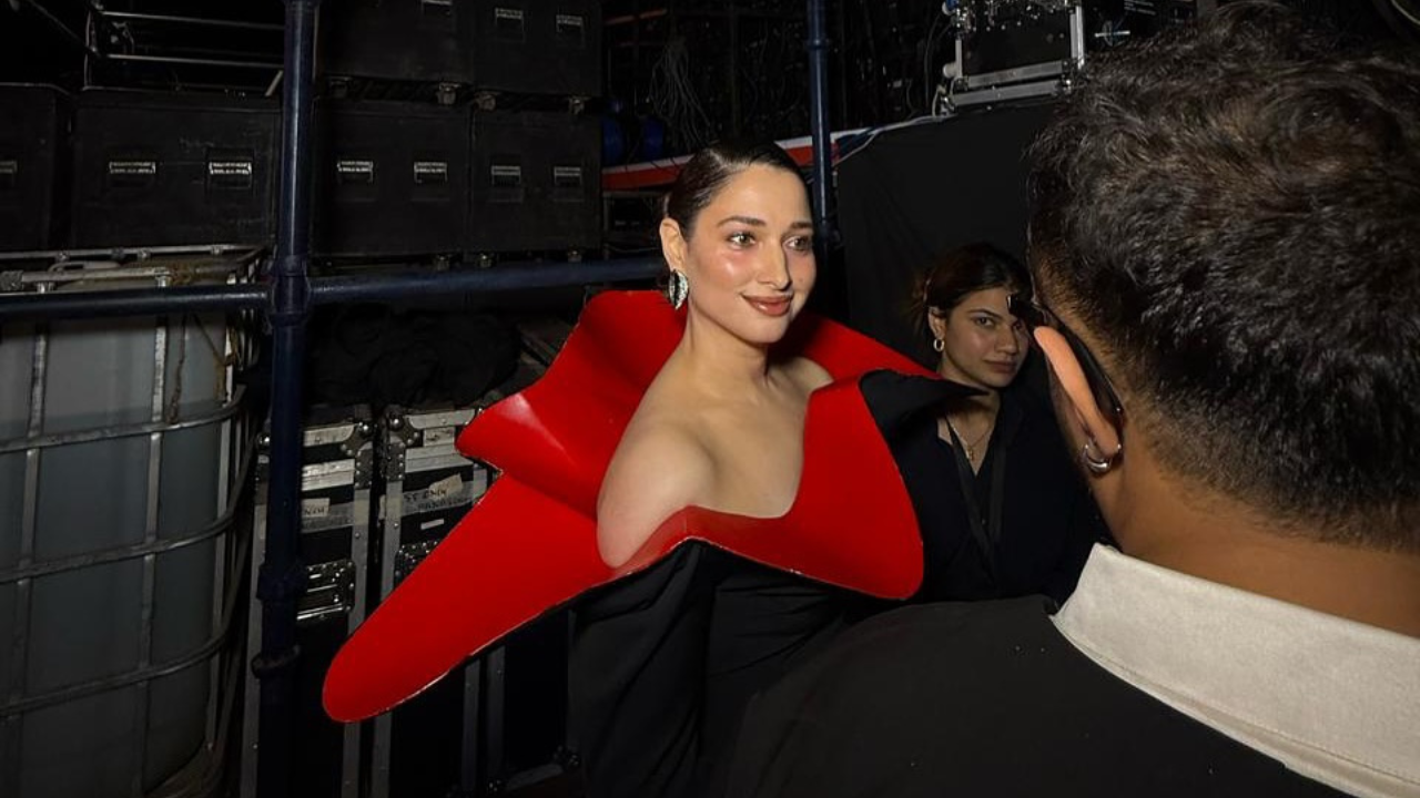 अशामध्ये तमन्नाने तिच्या @tamannaahspeaks या इंस्टाग्राम हँडलवर काही फोटोज शेअर केले आहेत. हा Photoshoot फार चर्चेत आहे. 