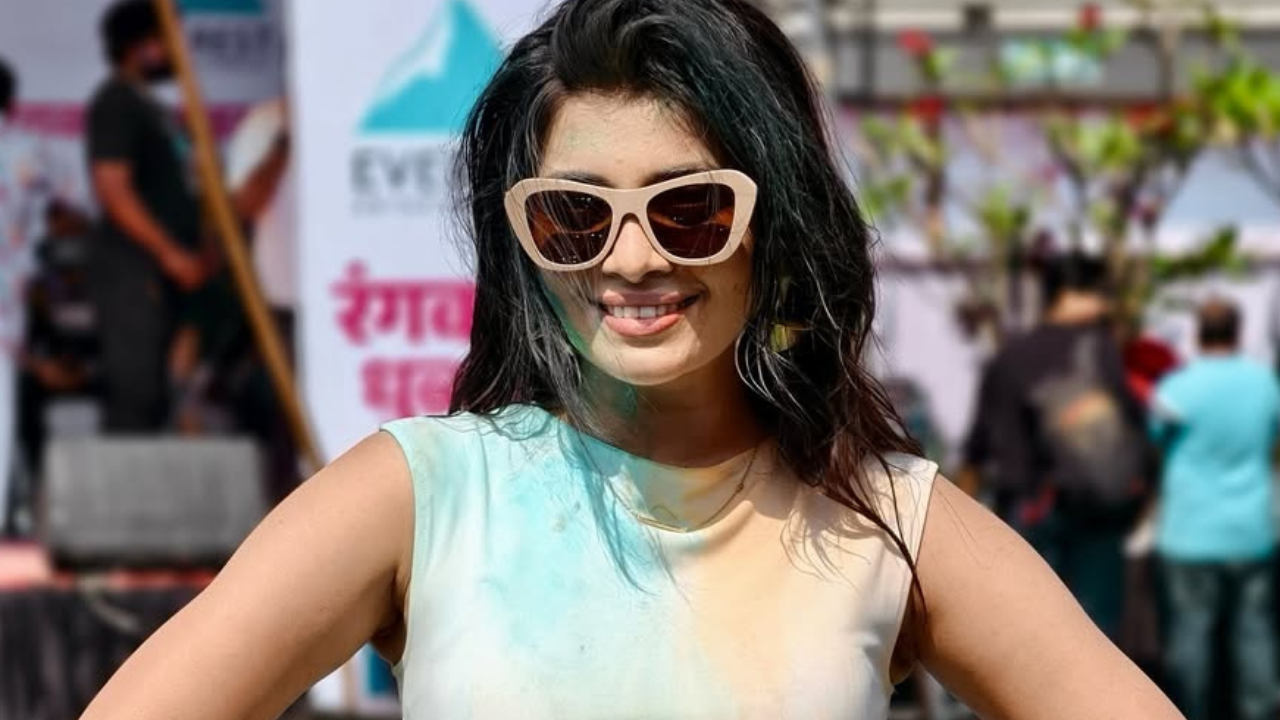 अभिनेत्री रुचिरा जाधवने शेअर केले Holi Special Photos. (फोटो सौजन्य - Social Media)