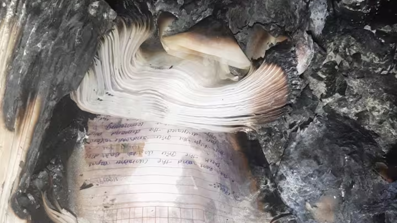 बारावीच्या उत्तरपत्रिका जळल्या