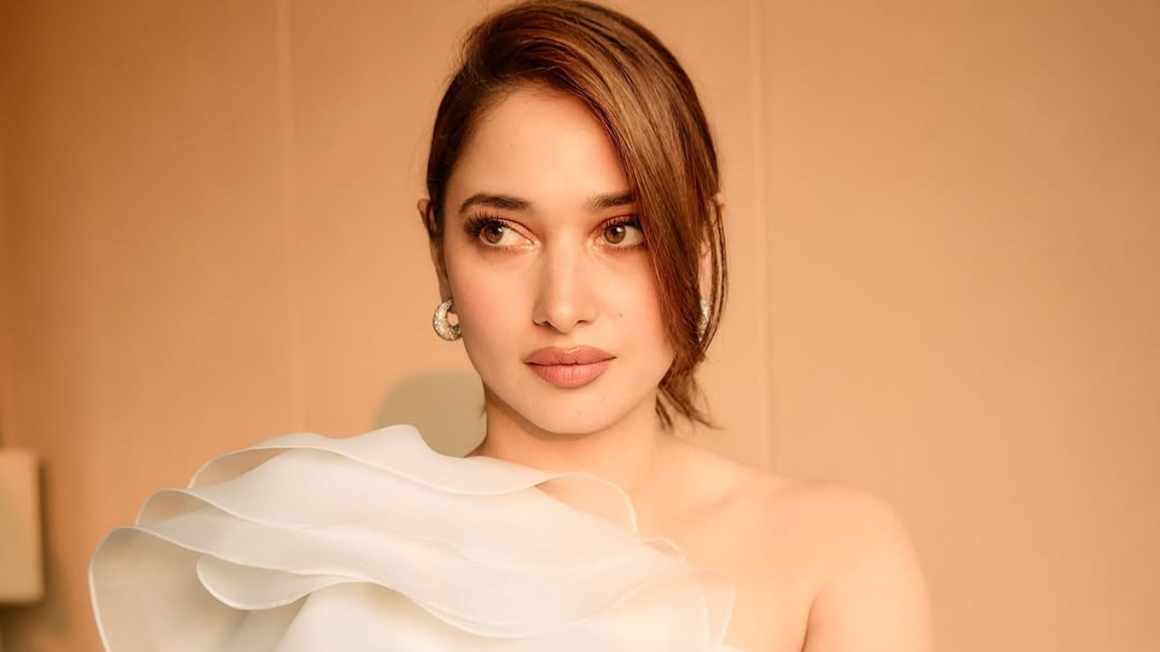 या पोस्टला ६ लाखांहून जास्त पसंती मिळाली आहे. तसेच हजारोंच्या संख्येत नेटकऱ्यांनी कॉमेंट्स केले आहेत.   
