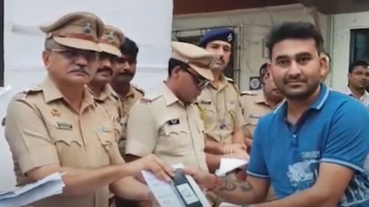 Panvel : चोरीला गेलेले मोबाईल मूळ मालकांकडे सुपुर्द