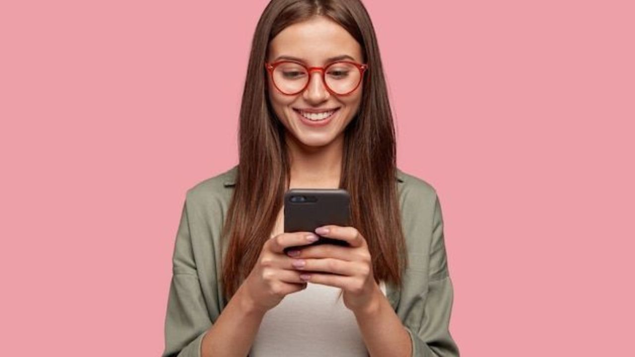 Tech Tips: रॉकेटपेक्षाही फास्ट चालेल तुमचा जुना Smartphone, परफॉर्मंस आणि स्पीडही वाढेल; फक्त या गोष्टी लक्षात ठेवा