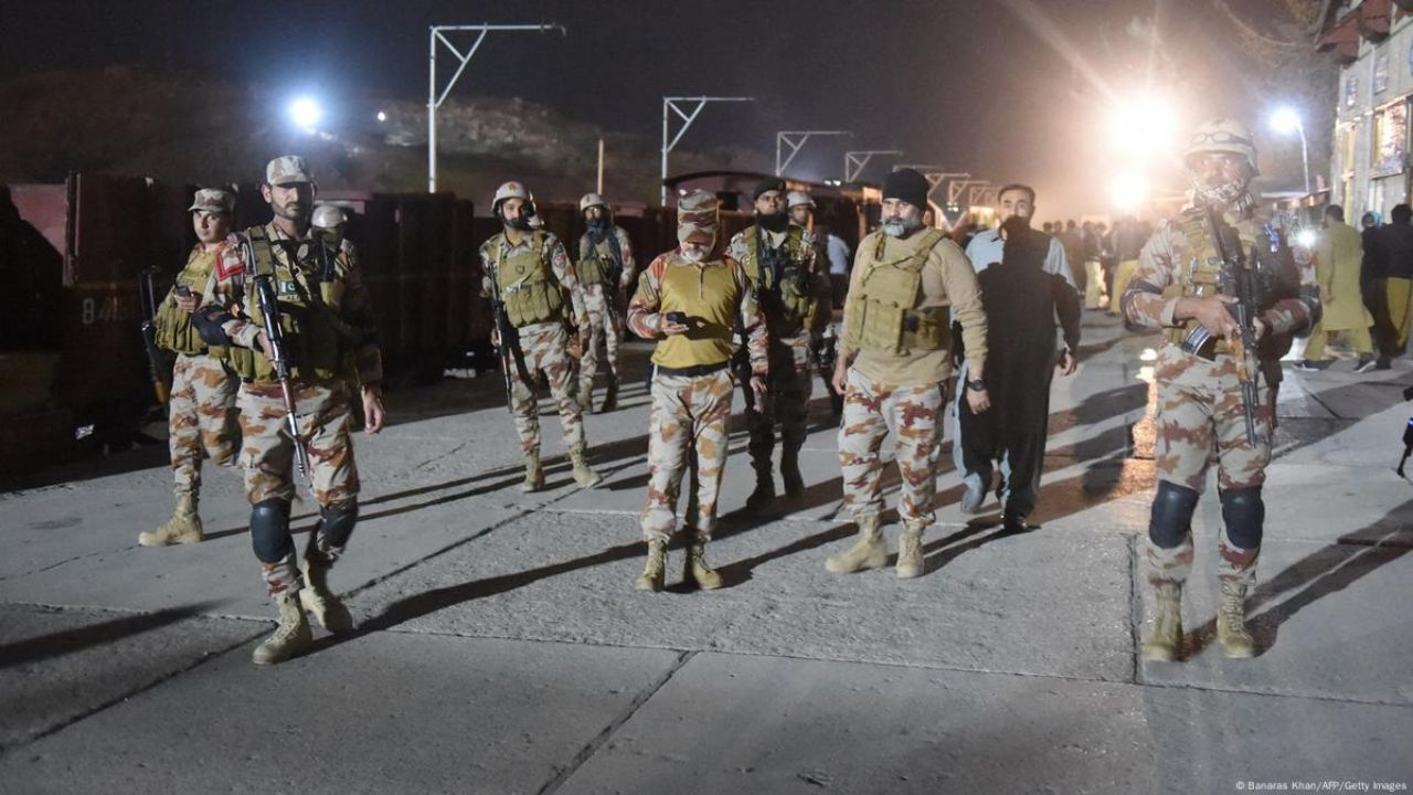 Pakistan Balochistan : बलुचिस्तानमध्ये 24 तासांत पाक लष्कराचा दुसऱ्यांदा हल्ला, अनेक जवान जखमी