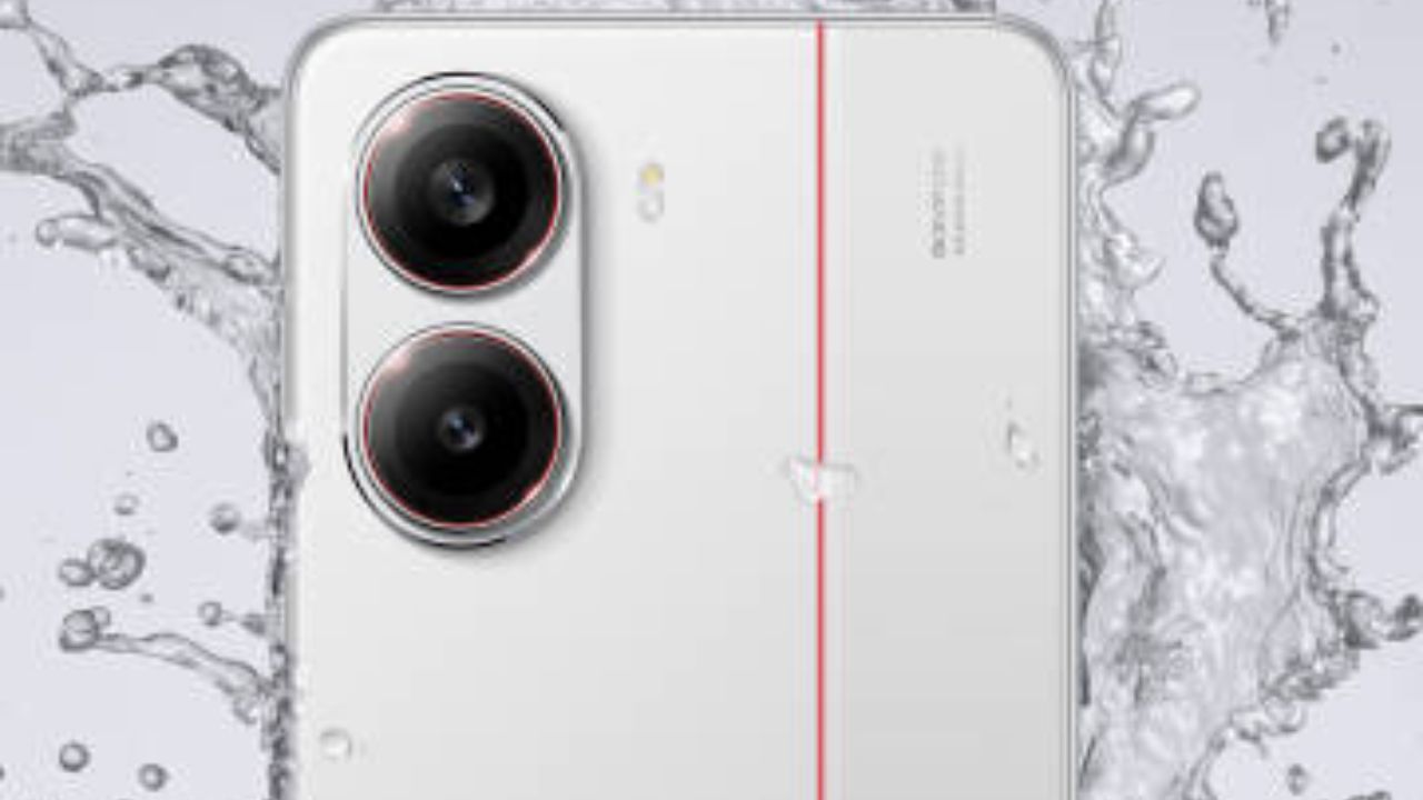 iQOO Z10 Turbo Pro आणि Redmi Turbo 4 Pro स्मार्टफोन या महिन्यात लाँच होणार आहेत. दोन्ही फोन क्वालकॉमच्या स्नॅपड्रॅगन 8s Gen 4 चिपसेटसह बाजारात येतील. Redmi Turbo 4 Pro स्मार्टफोन हा जगातील पहिला स्मार्टफोन आहे जो क्वालकॉमच्या नवीनतम स्नॅपड्रॅगन 8s Gen 4 चिपसह येतो. या क्वालकॉम चिपमध्ये एक मोठा कोर सीपीयू डिझाइन आहे, ज्यामध्ये ग्राफिक्ससाठी Adreno 825 GPU देण्यात आला आहे.