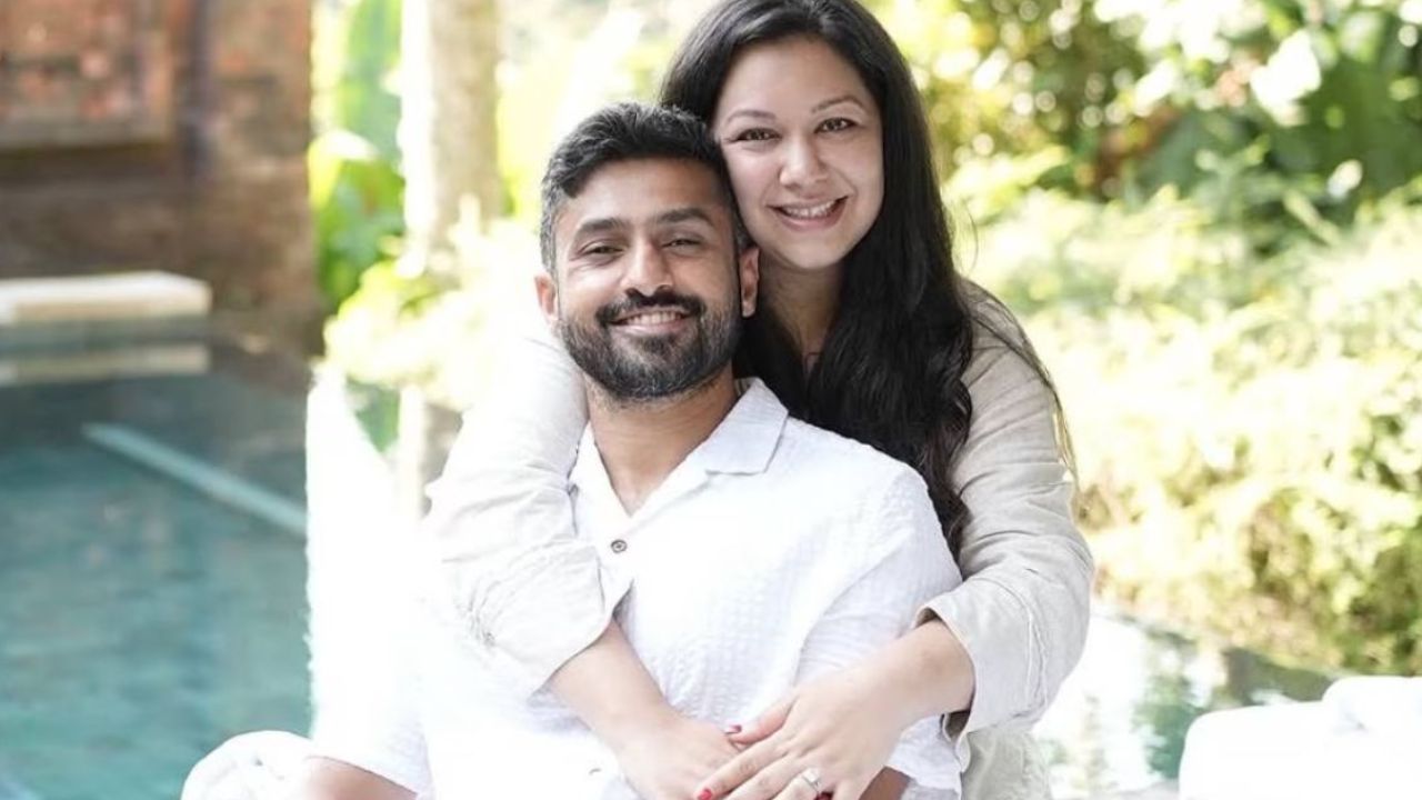भारतीय संघात आपले स्थान शोधत असलेला करुण नायर आता चर्चेत आला आहे. आयपीएल २०२५ मध्ये त्याने आपल्या खेळीने धमाल उडवली आहे. त्याच्या फलंदाजीने सगळ्यांचे लक्ष वेधले आहे. 