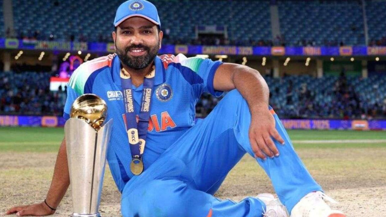 रोहित शर्माने आपली आंतरराष्ट्रीय क्रिकेट कारकीर्द  २००७ मध्ये आयर्लंडविरुद्धच्या एकदिवसीय सामन्यातून सुरू केली होती. त्यानंतर रोहित शर्माने आयपीएलमध्ये देखील पदार्पण केले. रोहित शर्माने २००८ मध्ये डेक्कन चार्जर्सकडून पहिल्या आयपीएल हंगामात पदार्पण केले होते. त्यानंतर तो मुंबई इंडियन्ससोबत जोडला गेला. जिथे त्याने संघाचे नेतृत्व करत संघाला ५ वेळा आयपीएलचे विजेतेपद मिळवून दिले.