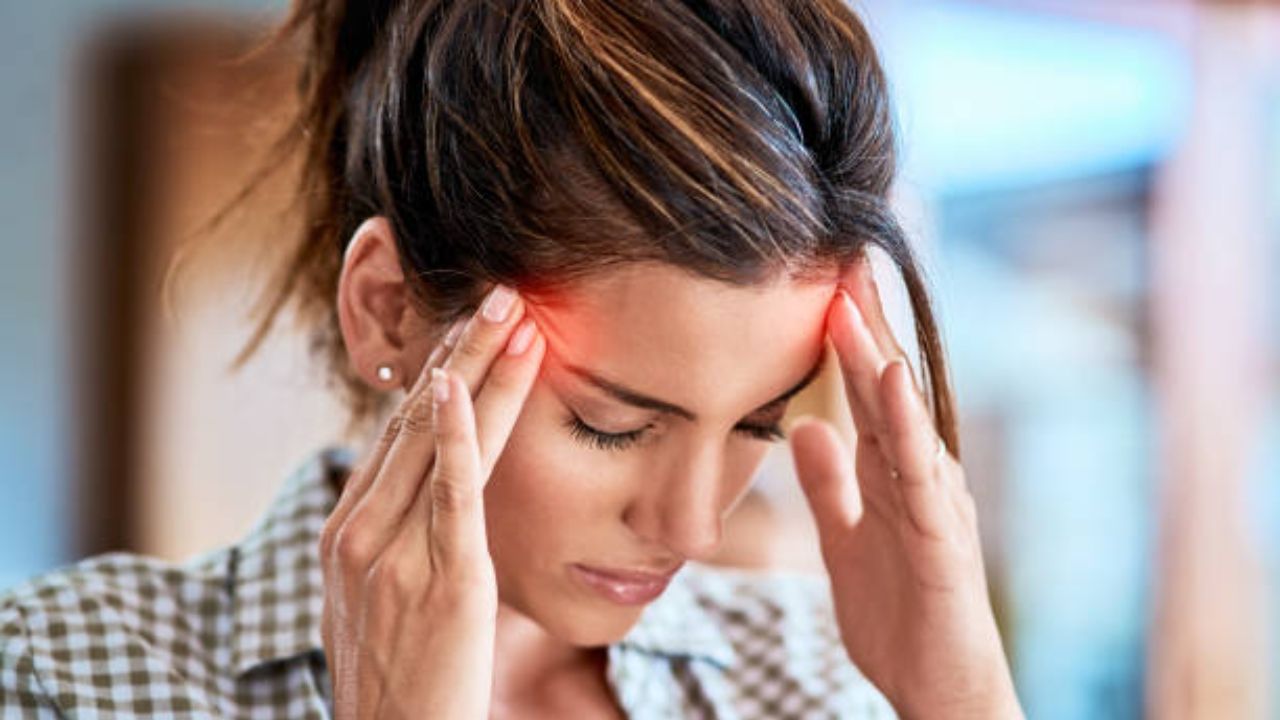 Migraine च्या समस्येपासून कायमचा आराम मिळवण्यासाठी आहारात करा 'या' पेयांचे सेवन, औषधांपेक्षा प्रभावी पेय