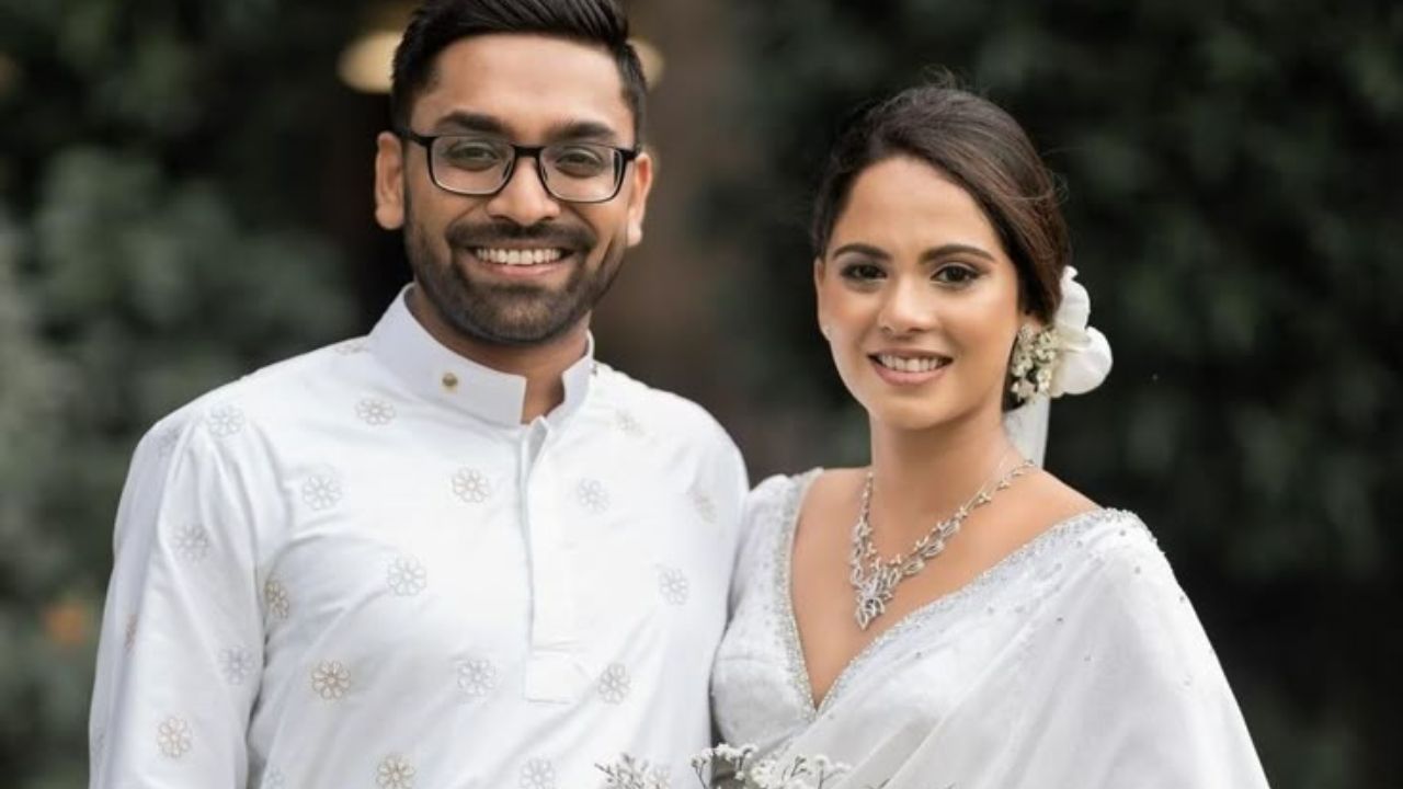 आता आम्ही तुम्हाला अशा एका गावाबद्दल सांगणार आहोत, जिथे वधूचे पालक तिला पांढऱ्या कपड्यांमध्ये सासरी पाठवतात.