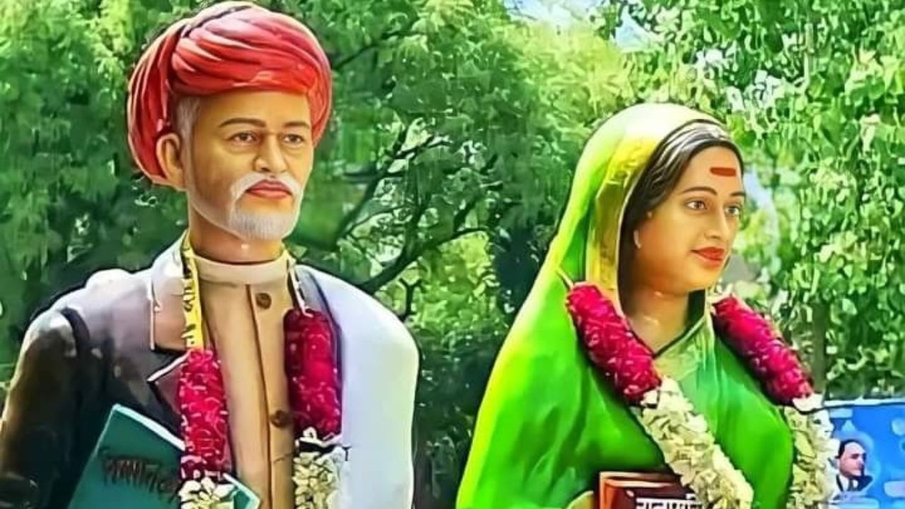  1827-1841 - महात्मा फुले यांचा जन्म 11 एप्रिल 1827 रोजी पुणे येथे झाला.  1840 साली वयाच्या तेराव्या वर्षी जोतीबांचा विवाह सावित्रीबाई फुले यांच्याशी झाला. 1841 साली माध्यमिक शिक्षणासाठी पुण्याच्या स्कॉटिश मिशन हायस्कूलमध्ये त्यांनी प्रवेश घेतला

