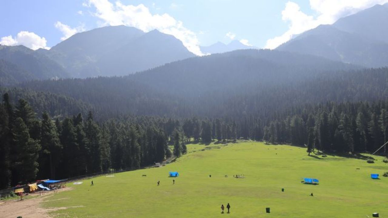 पहलगाममधील ज्या ठिकाणी पर्यटकांवर हल्ला झाला त्या ठिकाणाला म्हटले जाते देशाचे 'मिनी स्वित्झर्लंड', अद्भुत आहे इथले सौंदर्य