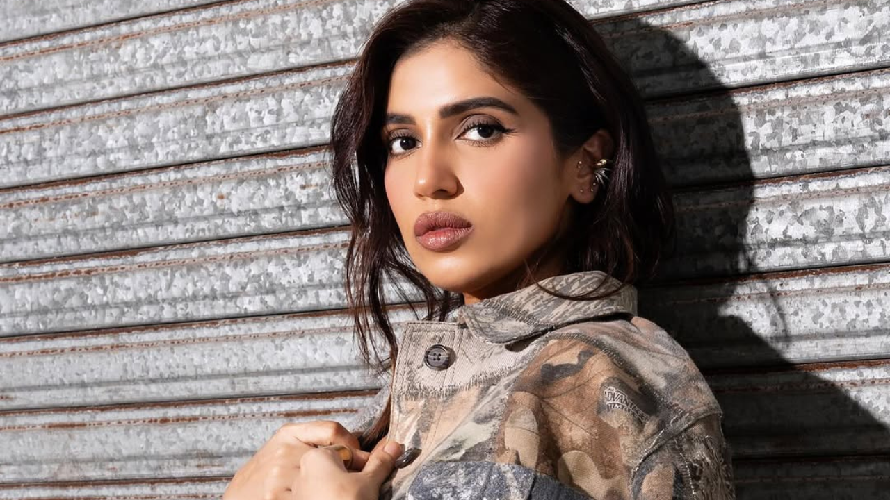 अभिनेत्री भूमी पेडणेकरने तिच्या @bhumipednekar या सोशल मीडिया हँडलवर नवीन Photoshoot शेअर केले आहे. 