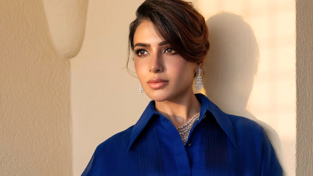 मुळात, हा Photoshoot अबू धाबीमध्ये शूट करण्यात आला आहे. या छयाचित्रामध्ये अभिनेत्री फार सुंदर दिसत आहे. सुंदरतेचा कळस दिसत आहे. 