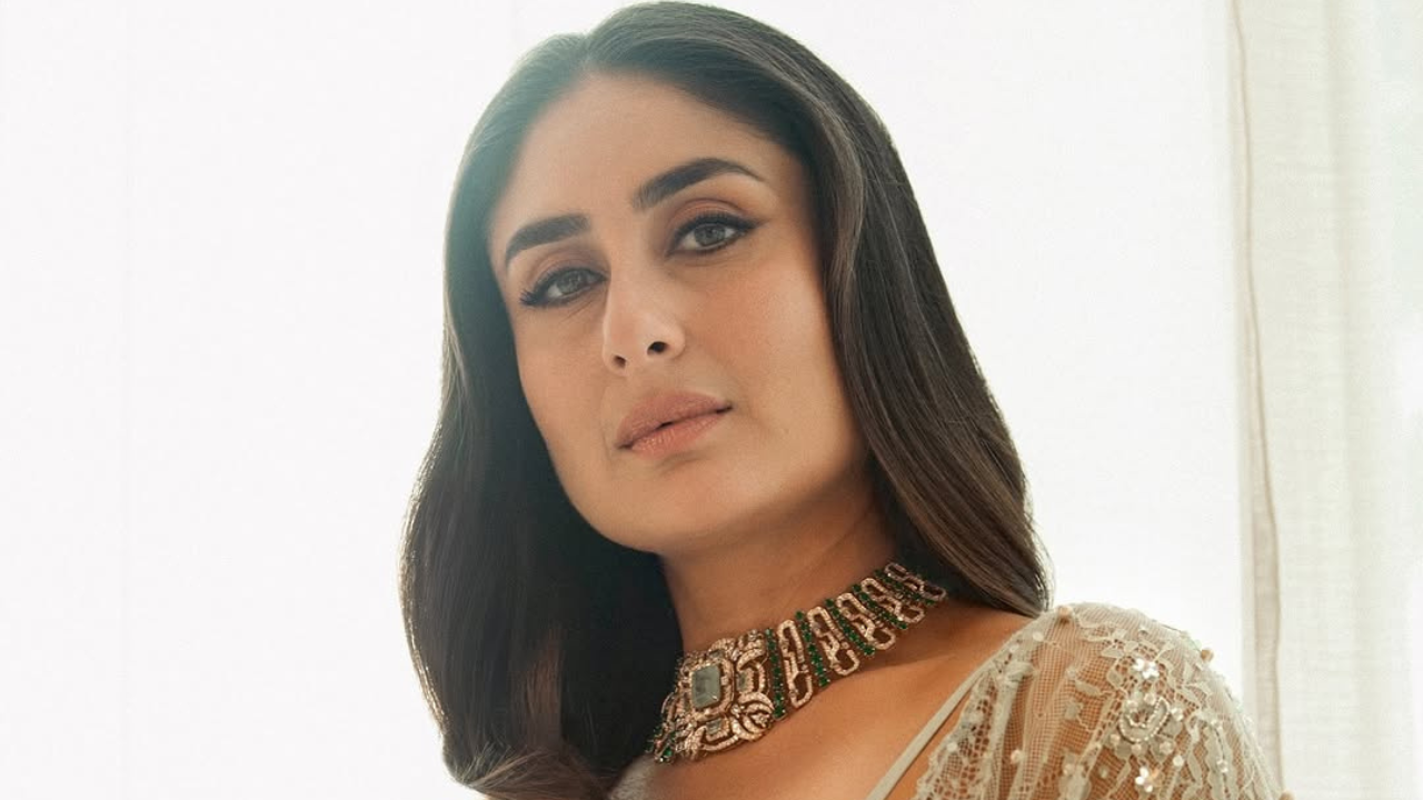 अभिनेत्रीने या फोटोंमध्ये सुंदर असा आऊटफिट परिधान केला आहे. अभिनेत्री जाळीदार आऊटफिट परिधान केला असून ती अतिशय आकर्षक दिसत आहे. 