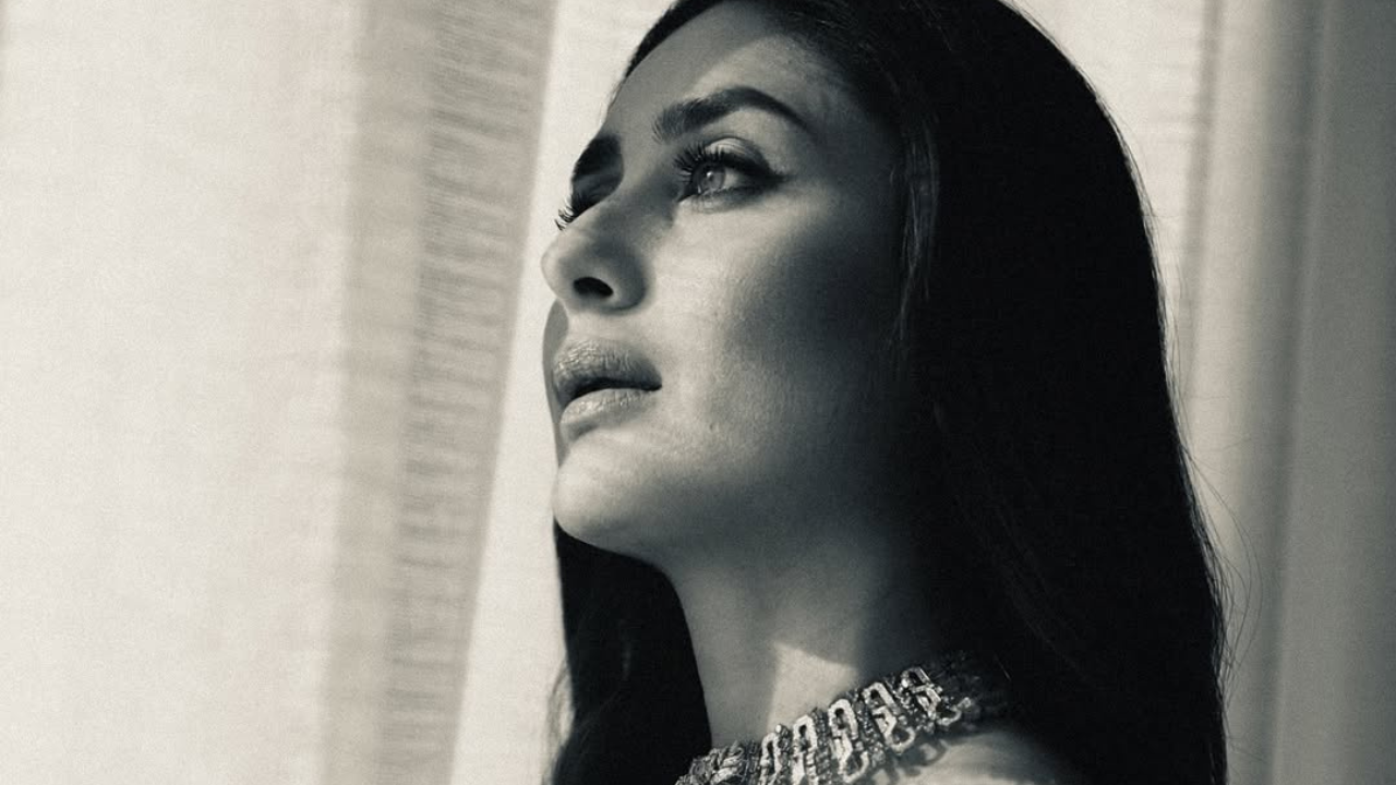 अभिनेत्री करीना कपूरने तिच्या @kareenakapoorkhan या सोशल मीडिया हँडलवर नवीन फोटोज शेअर केले आहेत. या फोटोंमध्ये अभिनेत्री फार सुंदर दिसत आहे.