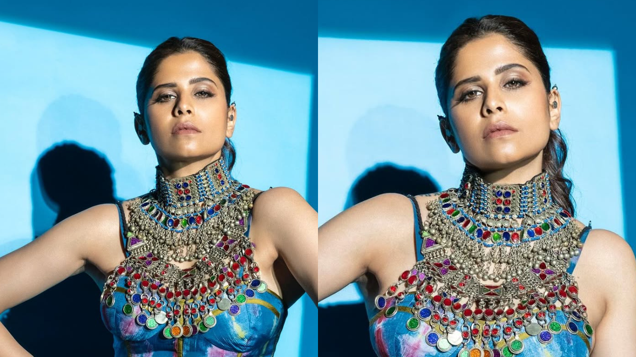 अभिनेत्री सई ताम्हणकरने तिच्या @saietamhankar या सोशल मीडिया हँडलवर नवा फोटोशूट शेअर केला आहे. या फोटोंमध्ये अभिनेत्री फार आकर्षक दिसत आहे. 