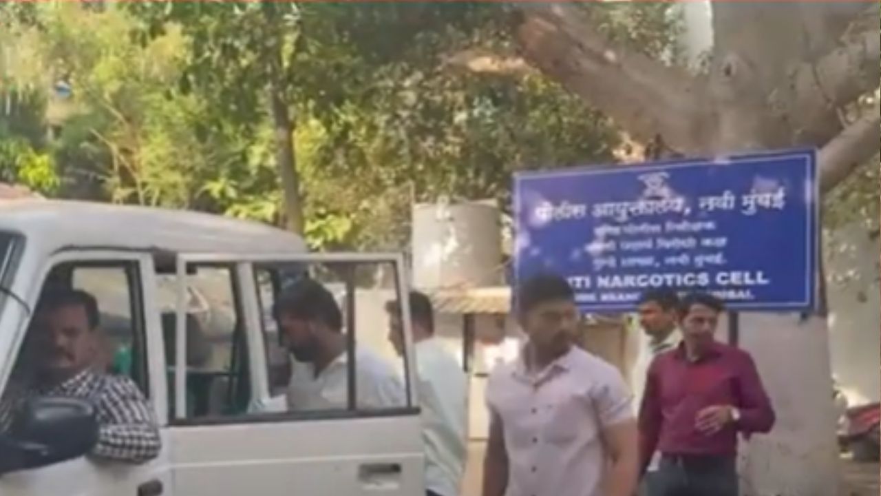 Navi Mumbai : दोन पोलीस कर्मचारी व कस्टम अधिकाऱ्यासह दहा जणांना अटक