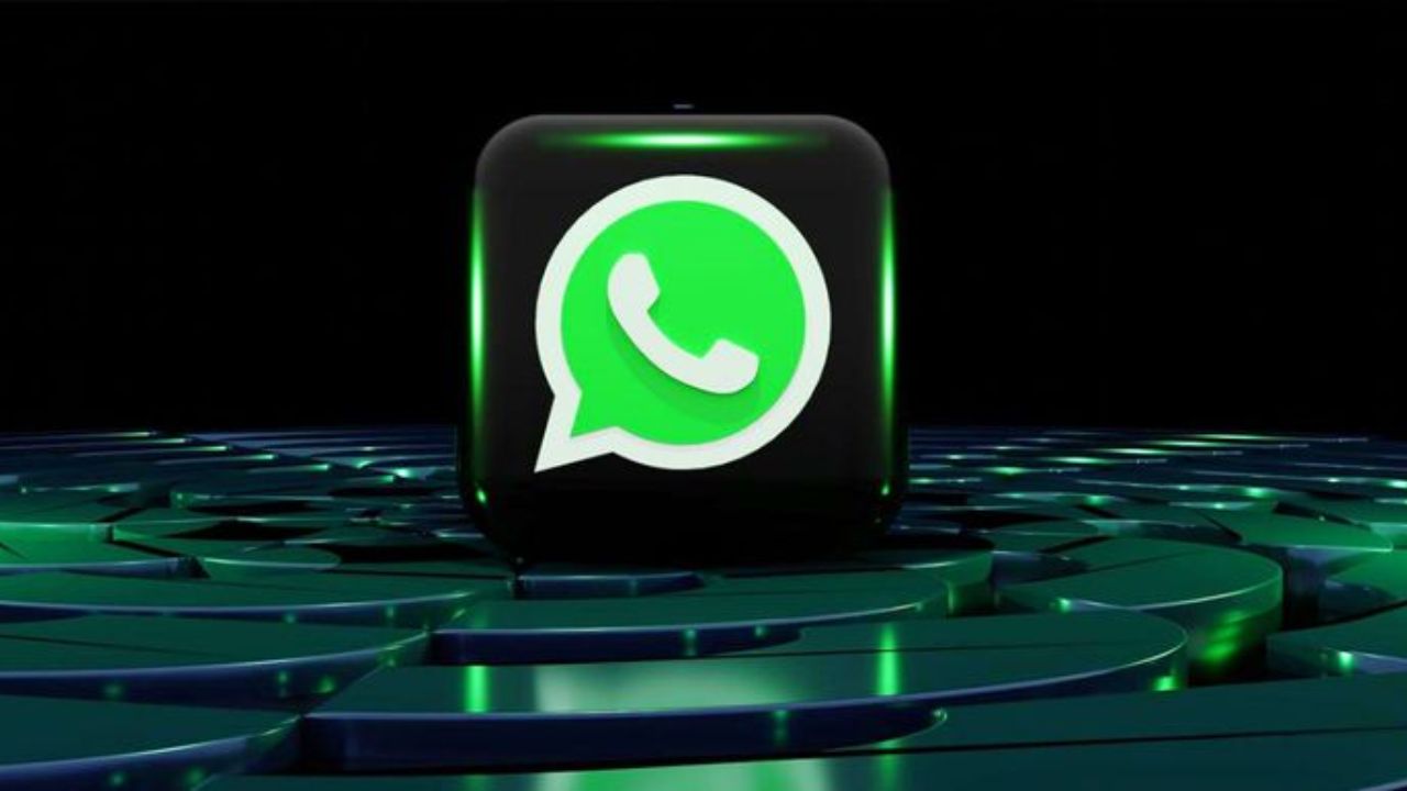 आता तुम्हाला रील्सच्या खाली अनेक पर्याय दिसतील, ज्यामध्ये WhatsApp चे दोन पर्याय देखील असतील.