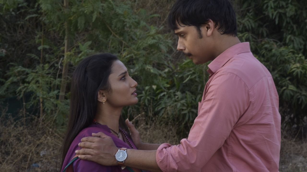 इंदूचे हे वचन मालिकेला नवं वळण देणार जाणून घेण्यासाठी बघा इंद्रायणी. असं असताना मालिकेत अजून एक ट्विस्ट येणार आहे ज्याची प्रेक्षक वाट पाहत होते गोपाळ इंदूवर असलेल्या प्रेमाची कबुली देणार आहे. पण, दुसरीकडे अधूला देखील इंदू आवडते असं दिसून आले आहे. 