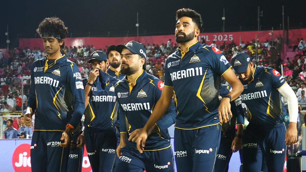२०२२ मध्ये आयपीएलमध्ये पदार्पण करणारे गुजरात टायटन्स आणि लखनौ सुपर जायंट्स २-२ वेळा प्लेऑफमध्ये पोहोचले आहेत. जीटीने पहिल्याच हंगामात ट्रॉफी जिंकली. संघ २०२५ मध्ये प्लेऑफकडेही वाटचाल करत आहे, तर या हंगामात लखनौची स्थिती थोडी कमकुवत आहे. फोटो सौजन्य - Gujarat Titans सोशल मीडिया 