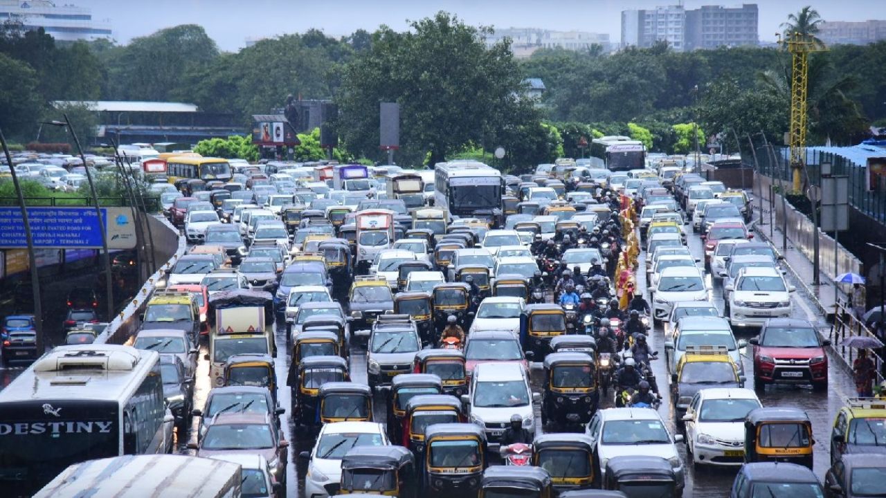 BKC परिसरात रस्ता रुंदीकरण आणि एकेरी वाहतूक व्यवस्था राबविणार, MMRDA ने दिली माहिती