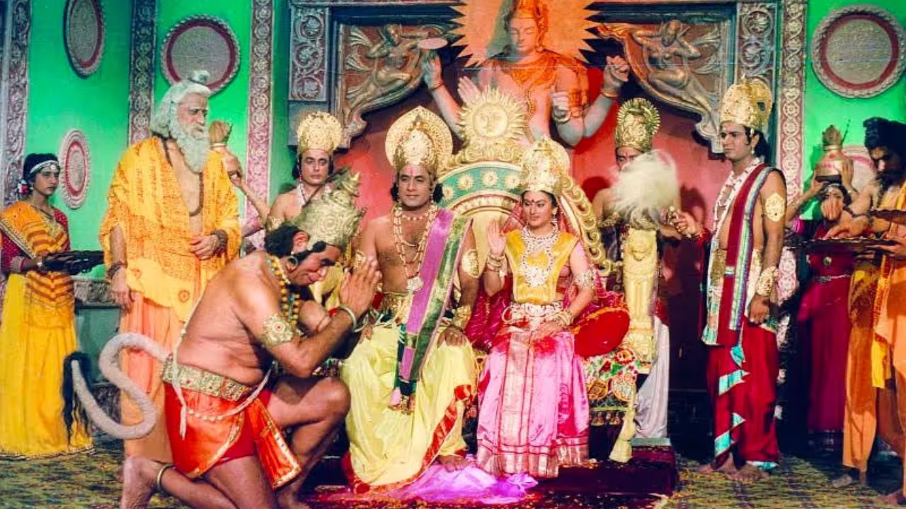 यानंतरही रामायणावर अनेक मालिका बनवल्या गेल्या मात्र रामानंद सागर यांच्या रामायण मालिकेला आजही भरभरून प्रेम दिले जाते 
