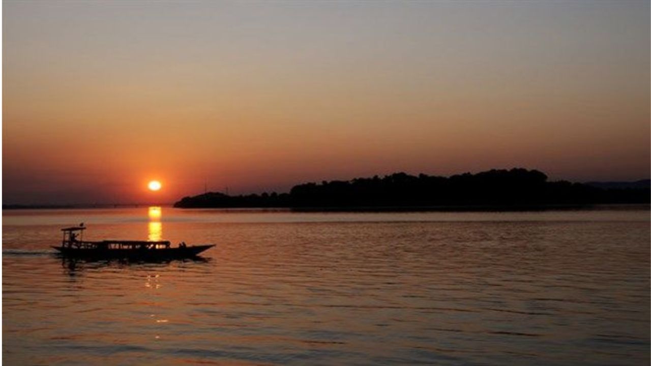 Male River: देशात वाहणारी एकमेव 'पुरुष नदी' माहितीये का? याला मिळालाय वडिलांचा दर्जा