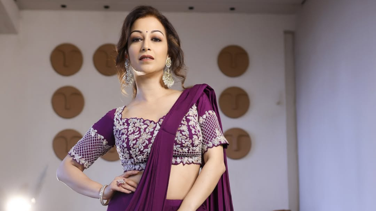 अभिनेत्री सुनैना फौजदार ने तिच्या सोशल मीडियावर नुकतंच पोस्ट शेअर केली आहे. या फोटोमध्ये अभिनेत्री फार सुंदर दिसत आहे. 