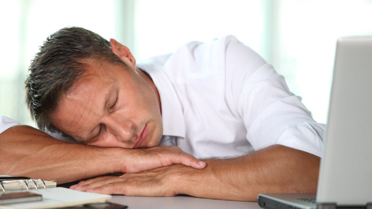 थकला असाल तर ‘No टेन्शन!’ या टिप्स करा फॉलो, मिनिटांत घालवून लावा थकवा