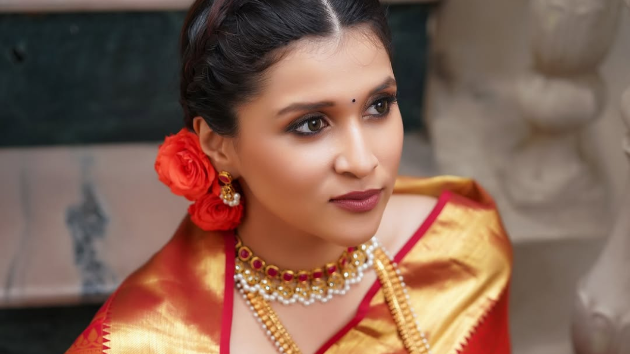 अभिनेत्री मन्नारा चोप्राने तिच्या सोशल मीडिया हँडलवर नवीन पोस्ट शेअर केली आहे. या पोस्टमध्ये अभिनेत्री फार आकर्षक दिसत आहे. 