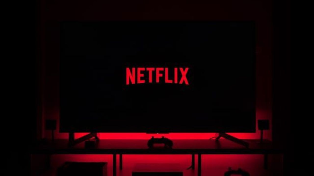 यानंतर Audio वर जाऊन Subtitles ऑप्शन वर क्लिक करा. 
