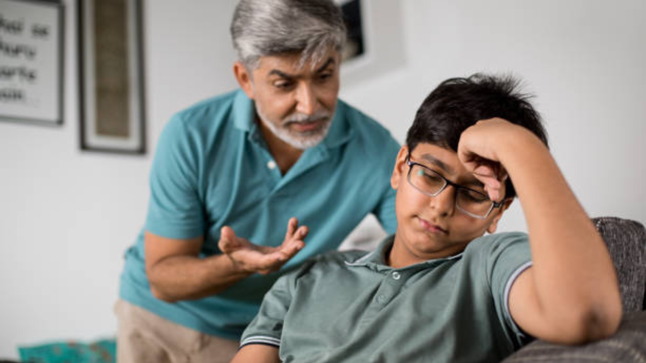 स्वतःला समजून घेणे शिकवा