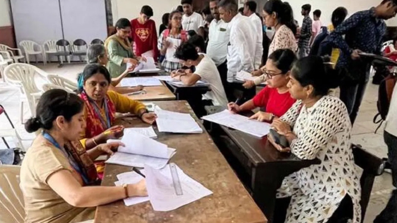 विद्यार्थ्यांना मोठा दिलासा! जातवैधता प्रमाणपत्र सादर करण्यासाठी तीन महिने मुदतवाढ