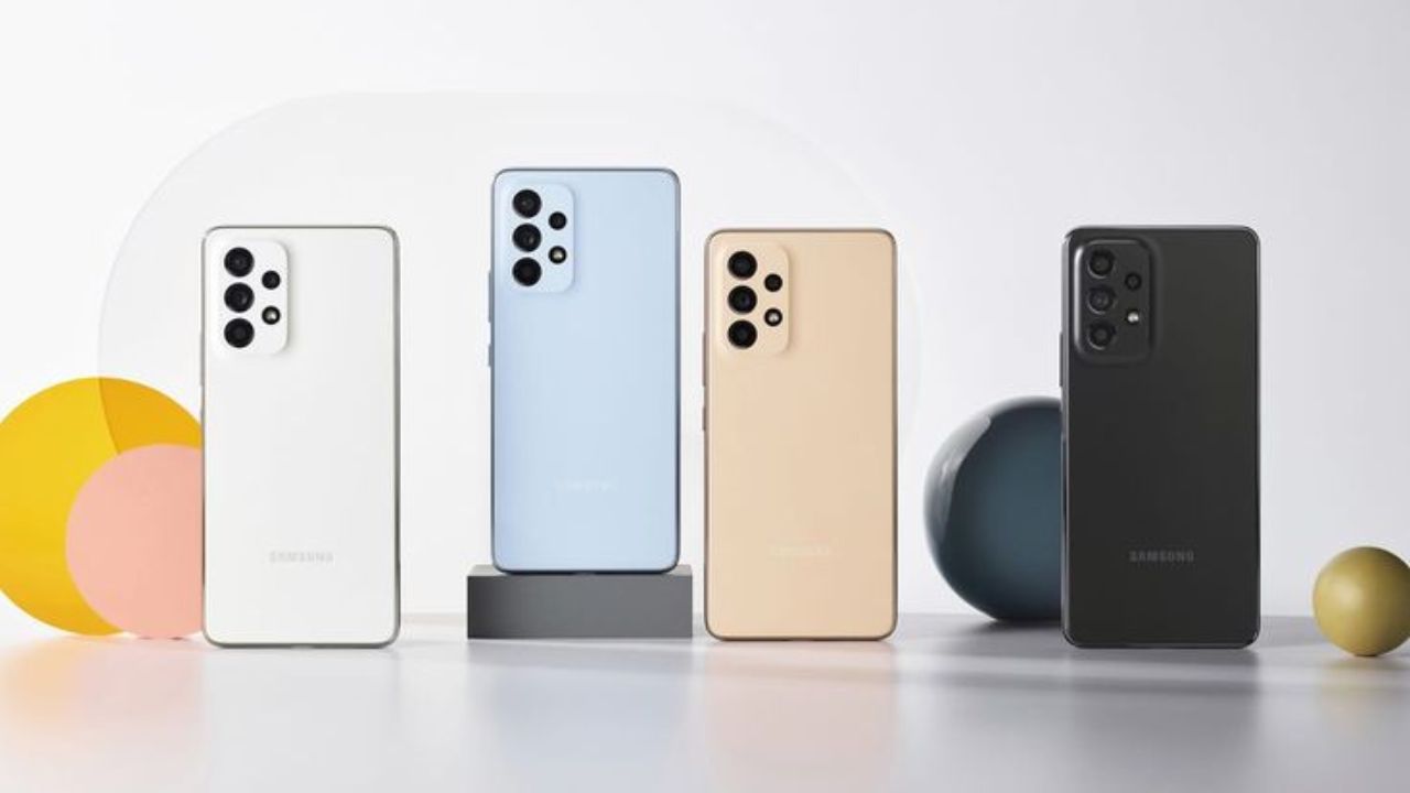 अनेक Android फोन्स जसं की Samsung, OnePlus आणि Xiaomi मध्ये असं फीचर आहे जिथे डबल टॅप केल्यास स्क्रिन लॉक होते आणि ऑन होते. 
