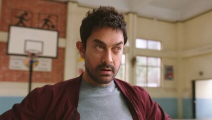 ‘Sitaare Zameen Par’ च्या स्क्रिनिंगला थिएटरमध्ये प्रवेश करून आमिरने प्रेक्षकांना केले चकीत, जाणून घेतला review