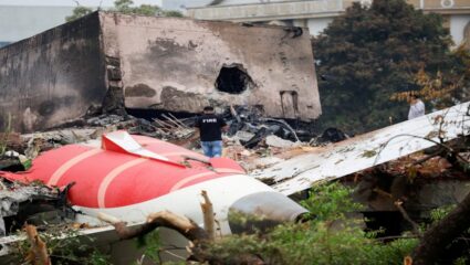 Air India Crash : एअर इंडिया विमान अपघातात खळबळजनक दावा, कर्मचाऱ्यांनी वर्षभरापूर्वी बोईंगमध्ये तांत्रिक बिघाडाची दिली होती माहिती