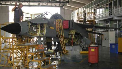 इस्रायल बनवणार ‘तेजस जेट’साठी रडार; HAL चा DRDOच्या सर्वोत्तम रडारला नकार, ‘मेक इन इंडिया’वर प्रश्नचिन्ह?