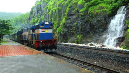 Konkan Railway : गणपतीला कोकणात जाणाऱ्या चाकरमान्यांसाठी आनंदाची बातमी, करा लगेच तिकीट बुक, कसं ते जाणून घ्या