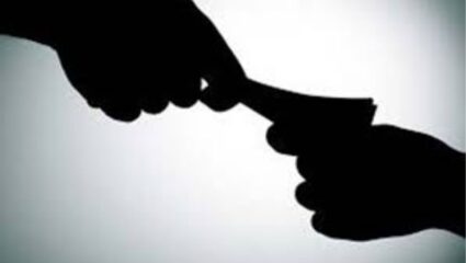 राज्यात लाचखोरीचे सत्र सुरूच;भंडारा व परभणीत पोलिसांसह उच्च अधिकाऱ्यांना लाच घेताना अटक; एसीबीची कारवाई