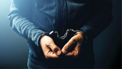 पैशांच्या नादात दाम्पत्याने ओलांडल्या मर्यादा, आधी अश्लील व्हिडीओचे लाईव्ह स्ट्रीमिंग, नंतर व्हिडीओ बनवून विकले…..