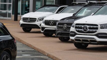 Mercedes ने ‘या’ कारसाठी जारी केला रिकॉल, कारला आग लागण्याची शक्यता