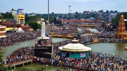 Nashik Kumbh Mela : नाशिककरांसाठी मोठी बातमी! कुंभमेळ्याच्या पार्श्वभूमीवर रस्त्यांसाठी ३७०० कोटींचं बजेट