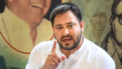 Tejashwi Yadav : पराभवाच्या भीतीने मतदार यादीत घोळ घालण्याचं कारस्थान; तेजस्वी यादव यांचा मोदी, नितीश कुमारांवर गंभीर आरोप