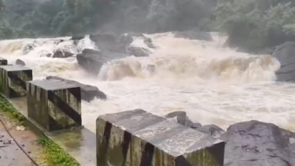 Kerala Flood Video: महापुराने केरळमध्ये हाहा:कार! IMD च्या अलर्टने वाढली चिंता; पहा निसर्गाचे रौद्ररूप