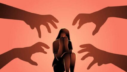 Kolkata Law College Rape Case: “मला त्यांच्याशी लैंगिक संबंध ठेवण्यासाठी…”,  विद्यार्थीनीने सांगितला ‘तो’ भयंकर अनुभव
