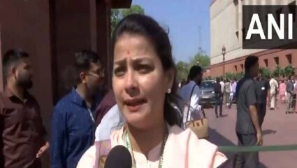 Praniti Shinde: “… हे तर दो दिन की चांदनी”; खासदार प्रणिती शिंदे यांनी कोणावर केली टीका? वाचा सविस्तर…