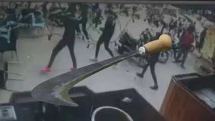 Crime News: ‘कोणी येथे थांबला तर आज जिवंत…’; पोलिसांकडून कोयता फिरवून दहशत माजवणाऱ्यांना अटक
