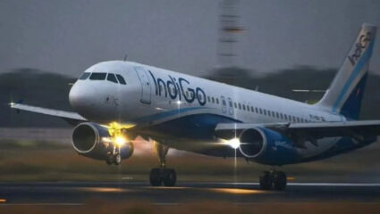 Indigo Flight: पुणे-हैदराबाद विमानाचे इमर्जन्सी लँडिंग; ‘या’ कारणामुळे प्रवाशांचा जीव टांगणीवर